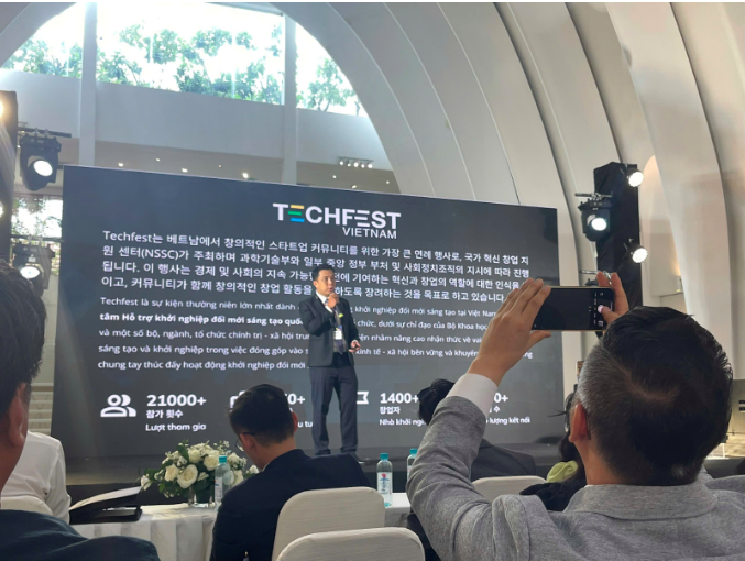 Cộng đồng đầu tư quốc tế TECHFEST (TECHFEST International Investment Community) tổ chức hội thảo “ How To Enter Vietnam Market” tại sự kiện Megaus Expo 2024, thúc đẩy hỗ trợ doanh nghiệp Hàn Quốc xúc tiến thương mại tại thị trường Việt Nam.